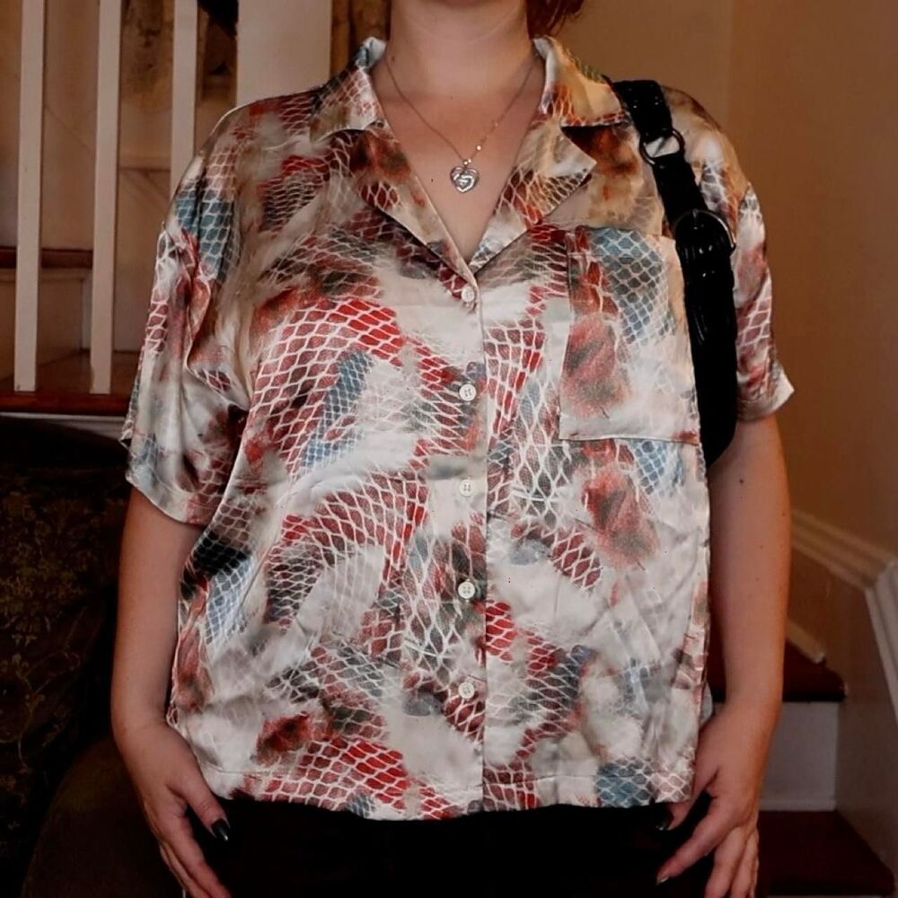 Forever 21 Beige Satin Snake Print Short Sleeve Top Sz Large Red Animal Pattern